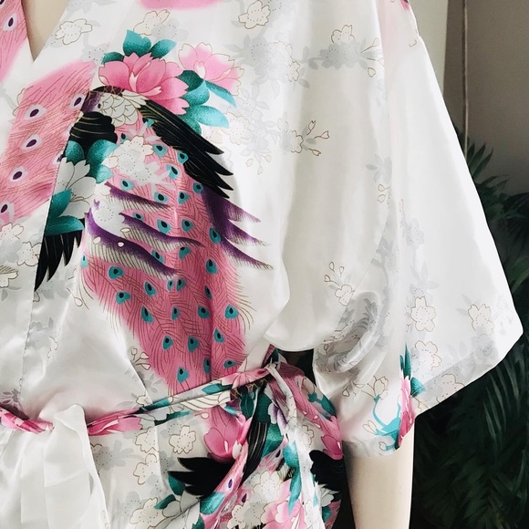 🍒GIFT with 3+ items purchased🍒 Satin kimono style robe - Picture 4 of 14